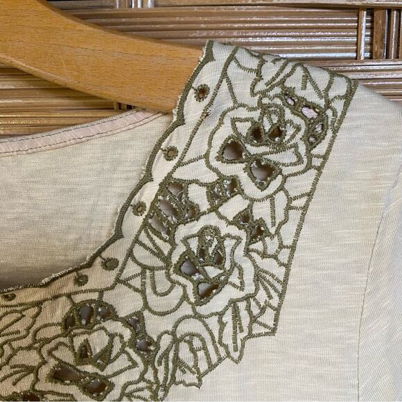 Talbots Green and Gold Embellished Short Sleeve Blouse medium 100% cotton - Picture 4 of 4